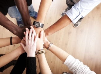 des personnes ensemble contre l'Arthrose